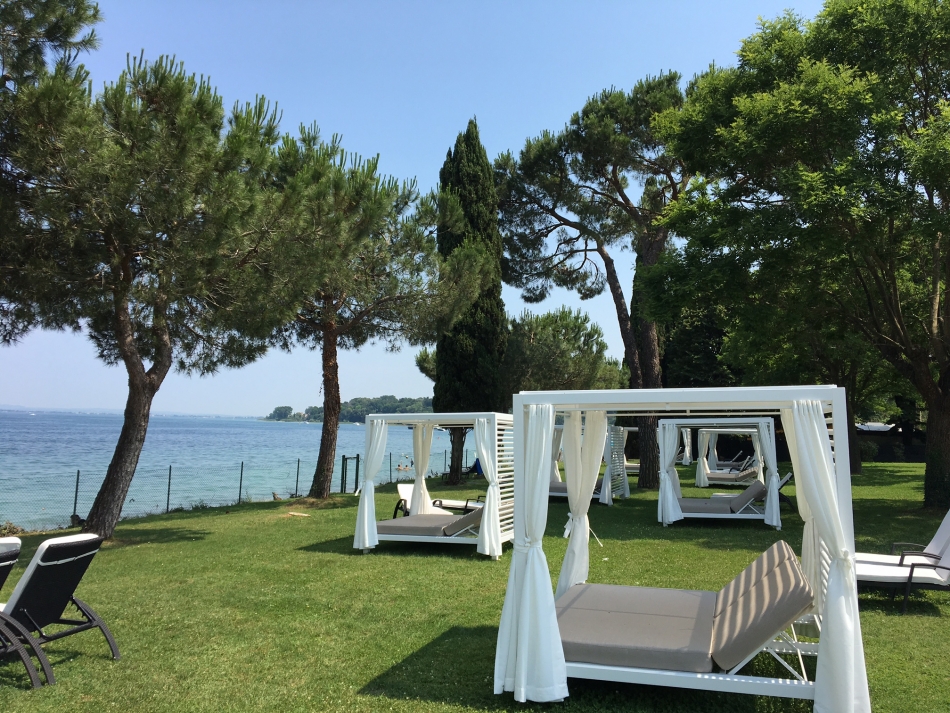 <br />
<b>Warning</b>:  Illegal string offset 'title' in <b>/home/gogardacssd/public_html/pages/minisite.php</b> on line <b>619</b><br />
