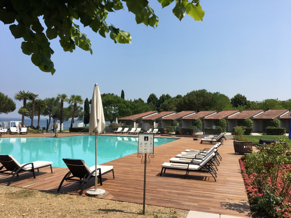 <br />
<b>Warning</b>:  Illegal string offset 'title' in <b>/home/gogardacssd/public_html/pages/minisite.php</b> on line <b>619</b><br />
