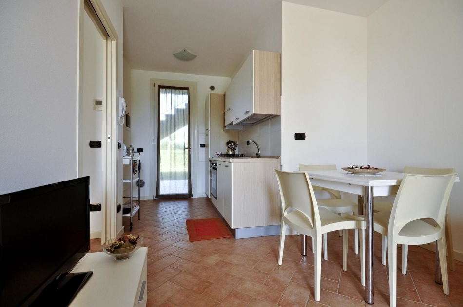 <br />
<b>Warning</b>:  Illegal string offset 'title' in <b>/home/gogardacssd/public_html/pages/minisite.php</b> on line <b>619</b><br />
1