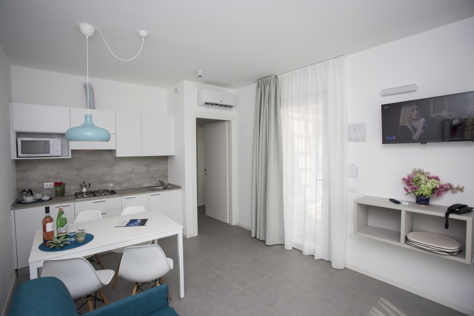 <br />
<b>Warning</b>:  Illegal string offset 'title' in <b>/home/gogardacssd/public_html/pages/minisite.php</b> on line <b>619</b><br />
