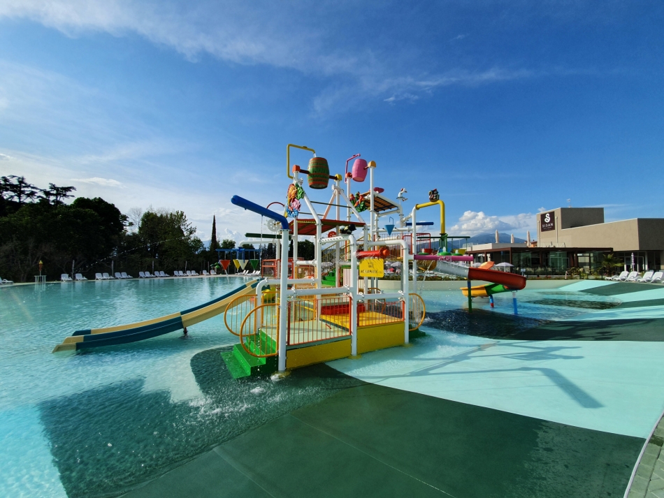 <br />
<b>Warning</b>:  Illegal string offset 'title' in <b>/home/gogardacssd/public_html/pages/minisite.php</b> on line <b>619</b><br />
